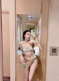 Lucy - escort in Dubai Photo 1 of 6