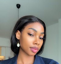 Lucy - escort in Singapore
