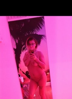 German lucy sweet NEW - puta in Riyadh Photo 3 of 5