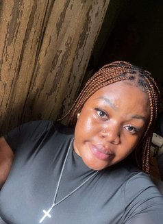 Lucy - puta in Tabuk Photo 1 of 4