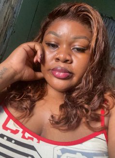 Lucy - puta in Tabuk Photo 4 of 4