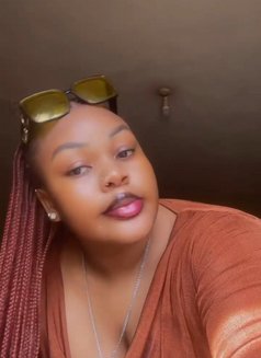 Lucy - puta in Tabuk Photo 1 of 7