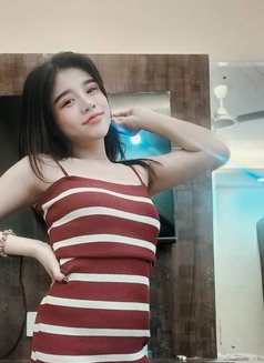 Lucy - escort in Gurgaon Photo 3 of 5
