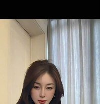 Lucy - escort in Madinah Photo 1 of 3