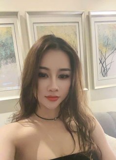 Lucy - escort in Madinah Photo 2 of 3