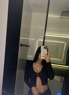 Lucy - escort in Beirut Photo 8 of 13