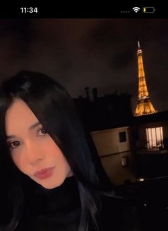 Lucy - escort in Beirut Photo 10 of 13