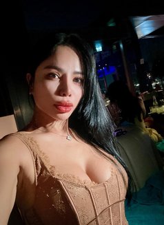 Lucy - escort in Bangkok Photo 3 of 15