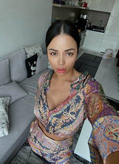 Lucy - escort in Bangkok Photo 12 of 15