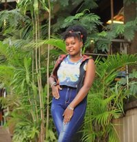 Lucy Wangui - puta in Nairobi