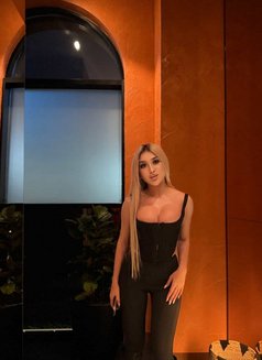 Ludmila - puta in Dubai Photo 6 of 8