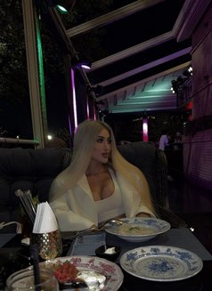 Ludmila - puta in Dubai Photo 8 of 8