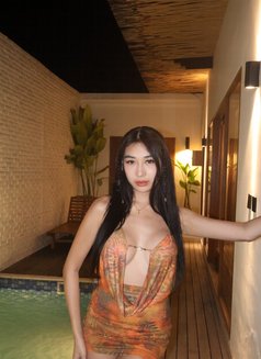 Bea - escort in Hong Kong Photo 5 of 12
