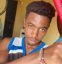 Lui - masseur in Nairobi