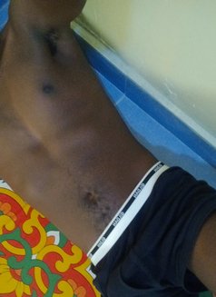 Lui - masseur in Nairobi Photo 2 of 4