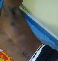 Lui - masseur in Nairobi