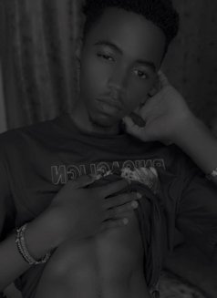 Lui - masseur in Nairobi Photo 2 of 8