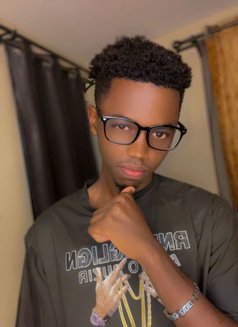 Lui - masseur in Nairobi Photo 3 of 8