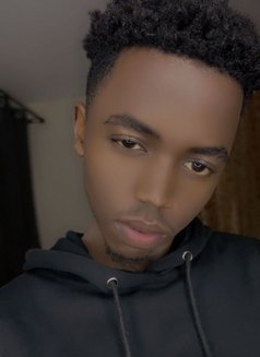 Lui - masseur in Nairobi Photo 4 of 8