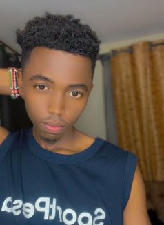 Lui - masseur in Nairobi Photo 6 of 8