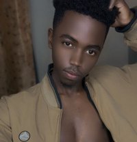 Lui - masseur in Nairobi