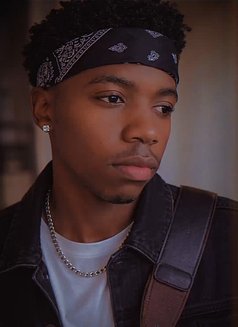 Lui - masseur in Nairobi Photo 8 of 8