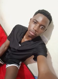 Lui - masseur in Nairobi Photo 5 of 5