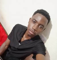 Lui - masseur in Nairobi