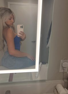 Luicy - escort in Tokyo Photo 1 of 4