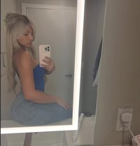 Luicy - escort in Tokyo