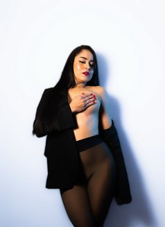 Luisa - escort in Dubai Photo 7 of 8