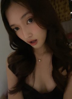 Alein - Transsexual escort in Manila Photo 5 of 6