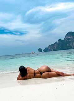 Luiza - puta in Phuket Photo 3 of 9