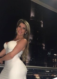 Luiza - Transsexual escort in Dubai Photo 14 of 19