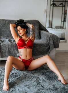 Luiza - puta in Beirut Photo 7 of 10