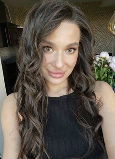 Luiza - escort in Hong Kong Photo 3 of 8