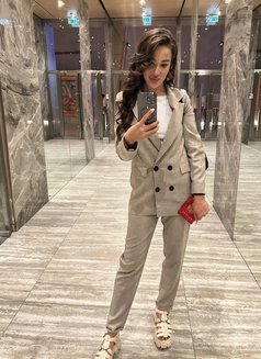 Luiza - escort in Hong Kong Photo 6 of 8