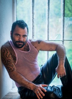 Luk Transboy - Male escort in Lausanne Photo 3 of 5