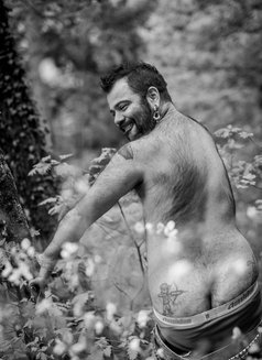 Luk Transboy - Male escort in Lausanne Photo 5 of 5