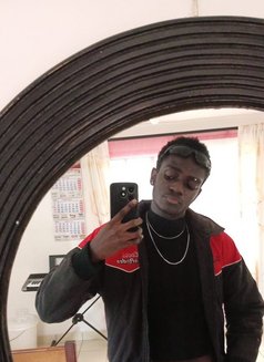 _Luka_ - Acompañantes masculino in Nairobi Photo 3 of 4