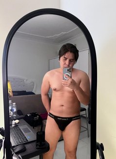 Lukas - masseur in Manila Photo 1 of 2