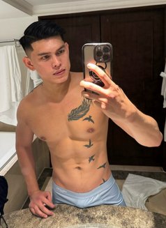 Lukas Xyz@pinoy - Acompañantes masculino in Manila Photo 12 of 15