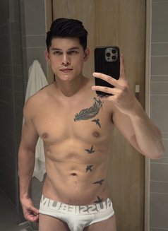 Lukas Xyz@pinoy - Acompañantes masculino in Manila Photo 14 of 15