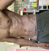 Lukas999 - masseur in Berlin