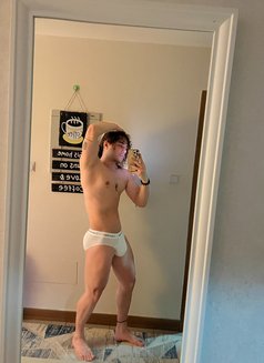 Lukasssss - Acompañantes masculino in Dubai Photo 8 of 9