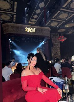 Lulu - escort in Dubai Photo 4 of 8