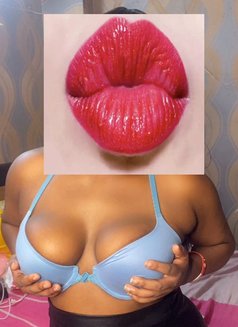 Lulu - escort in New Delhi Photo 4 of 5