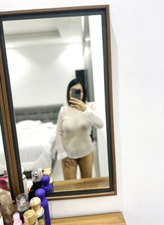 Lulu good in juffair - masseuse in Al Manama Photo 3 of 5