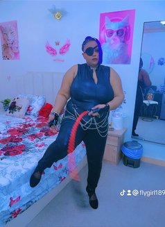 Lulu - escort in Riyadh Photo 3 of 10