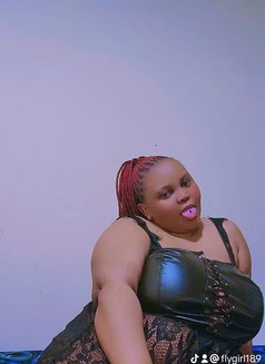 Lulu - escort in Riyadh Photo 4 of 10